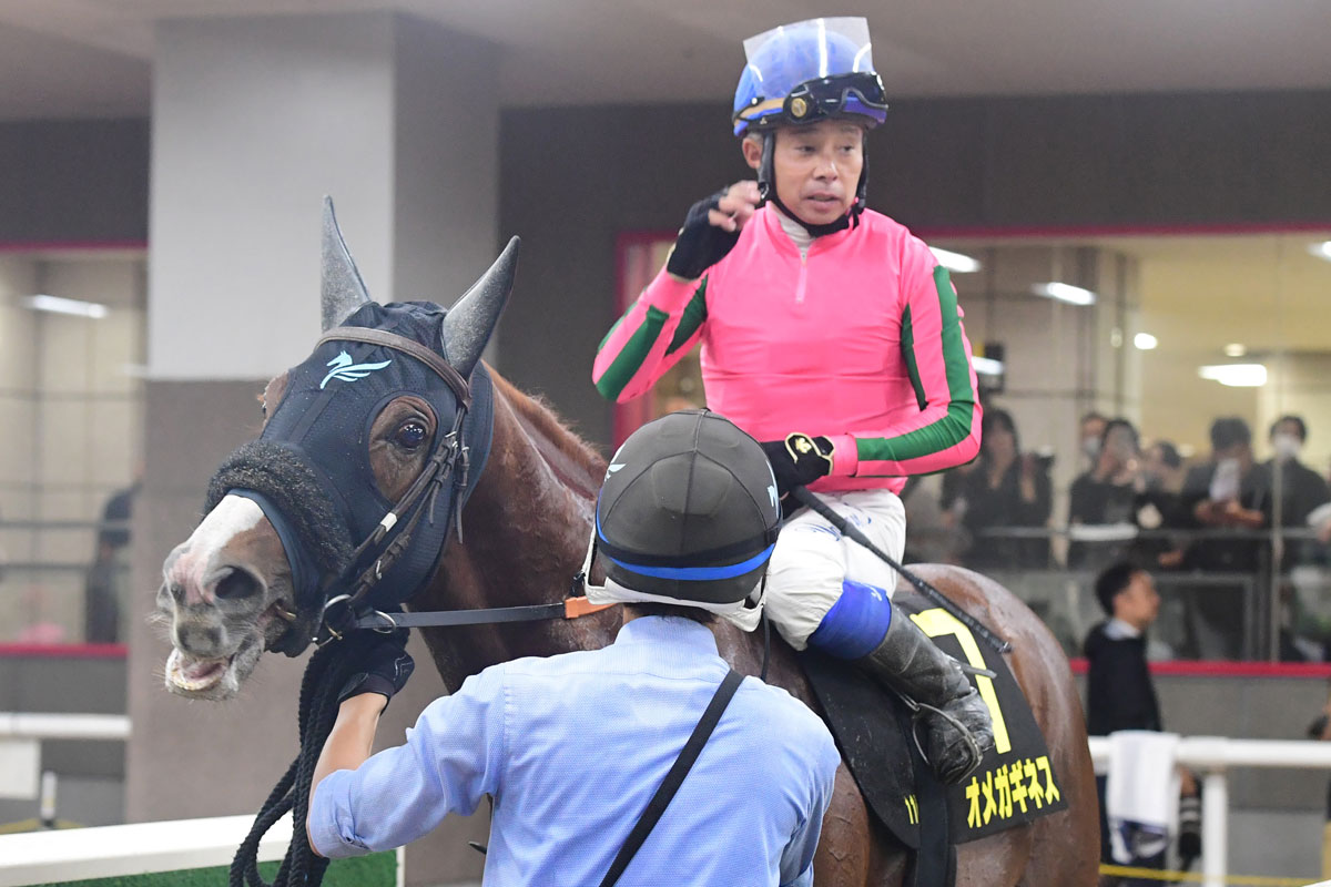 武蔵野S】「ビックリしました」「これだけ元気なんですから」名手を